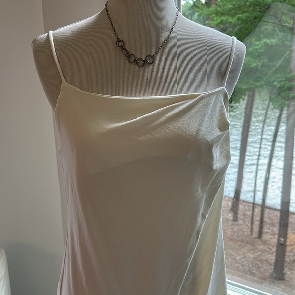 Banana Republic Ivory Camisole w/adjustable straps, Medium, EUC - Picture 2 of 8